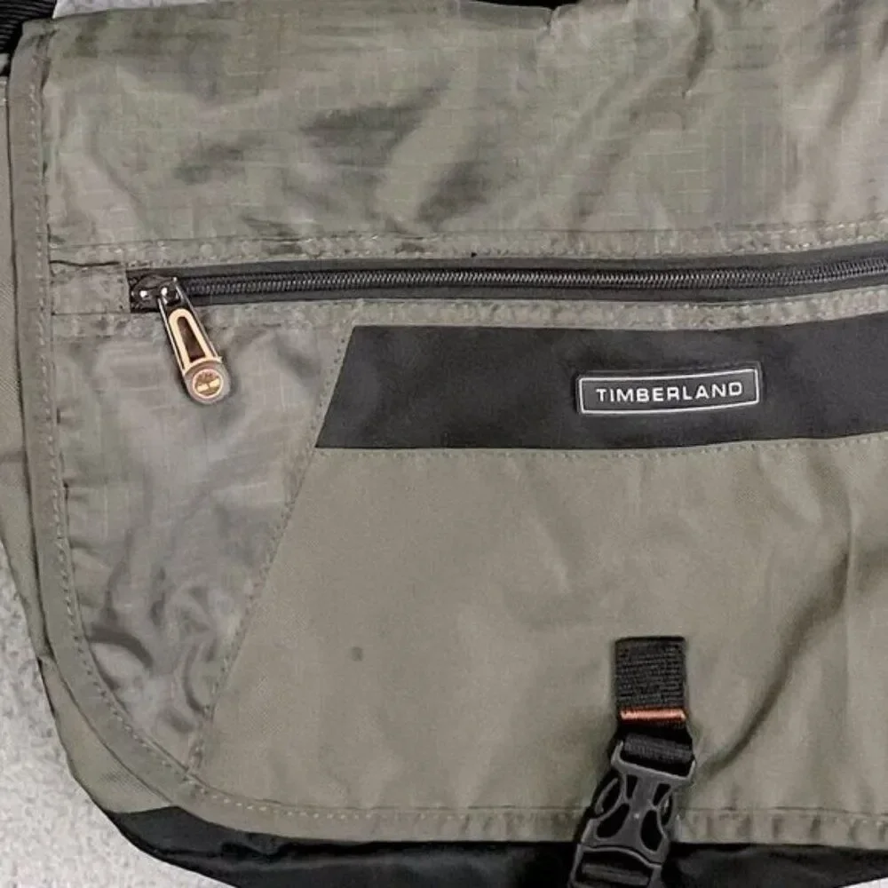 TIMBERLAND ROUTE 4 MESSENGER BAG MOUNTAIN GREEN